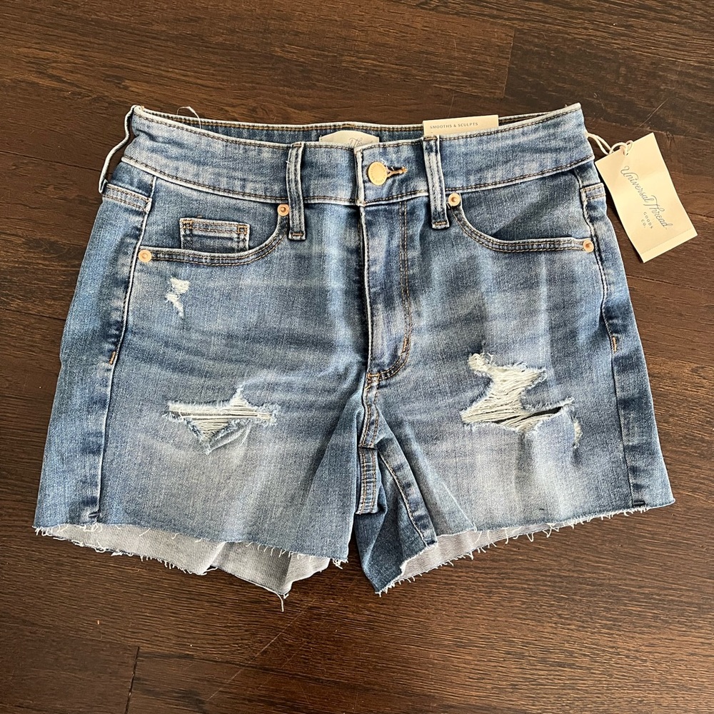 Universal Threads Jean Shorts NWT
